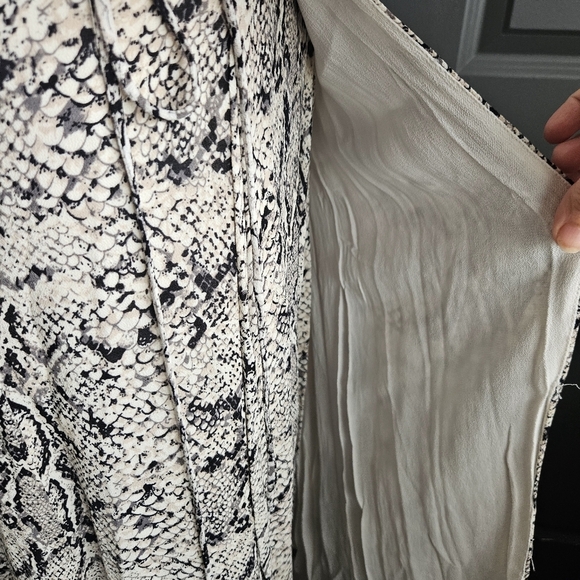 Reformation Carina Wrap Midi Rattlesnake Print Dress Size Large - Picture 7 of 11